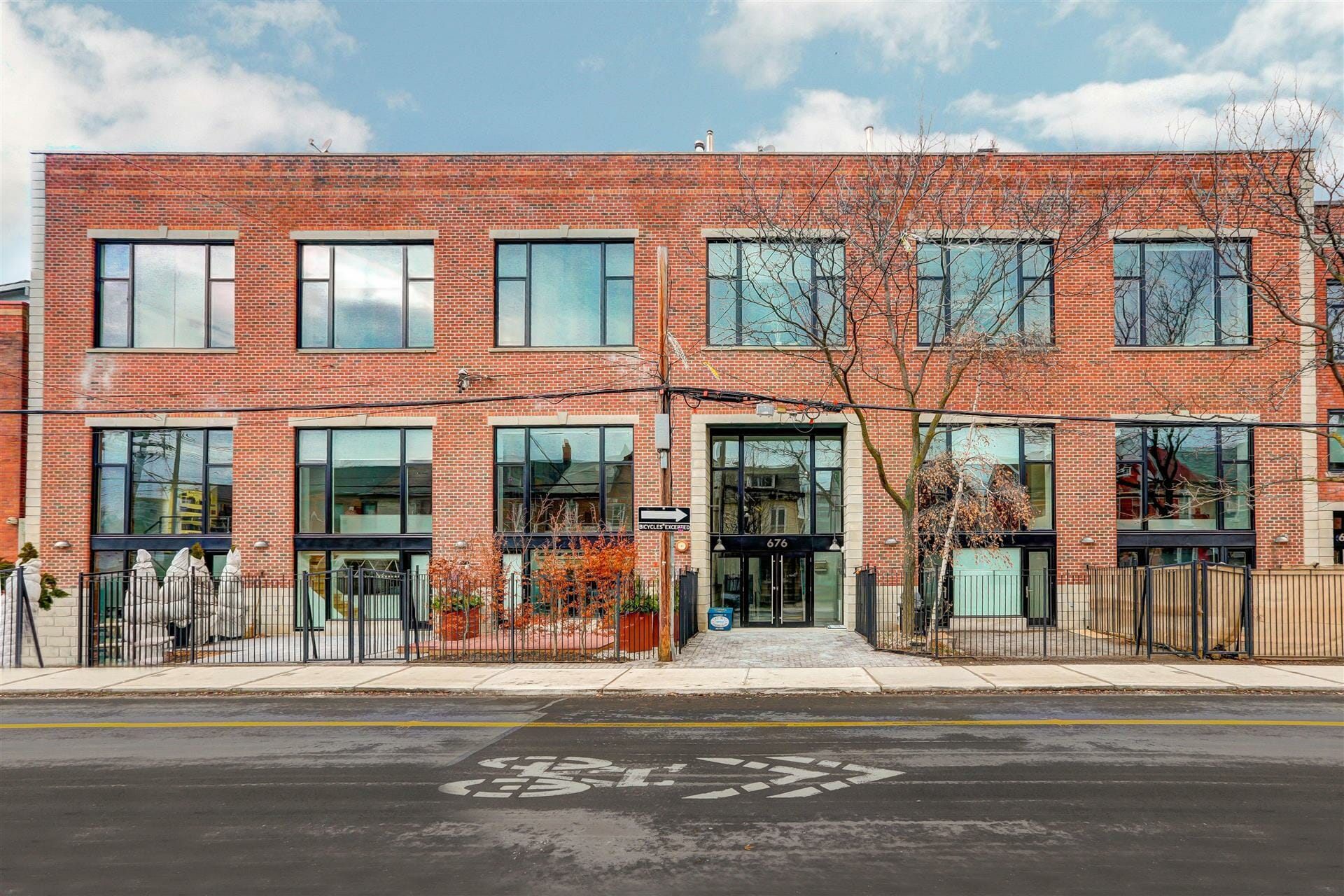 676 Richmond Street West, 107