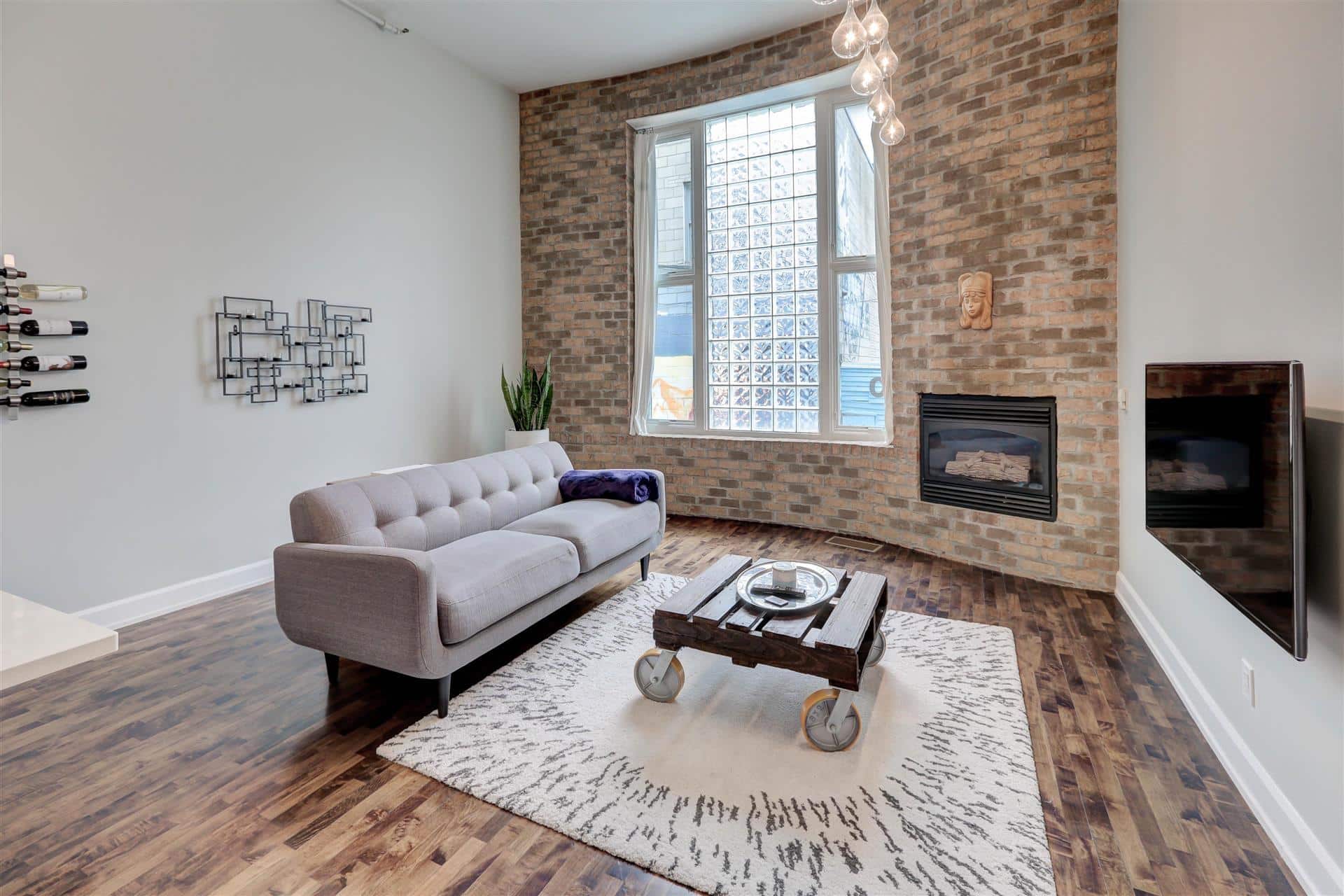 676 Richmond Street West, 107