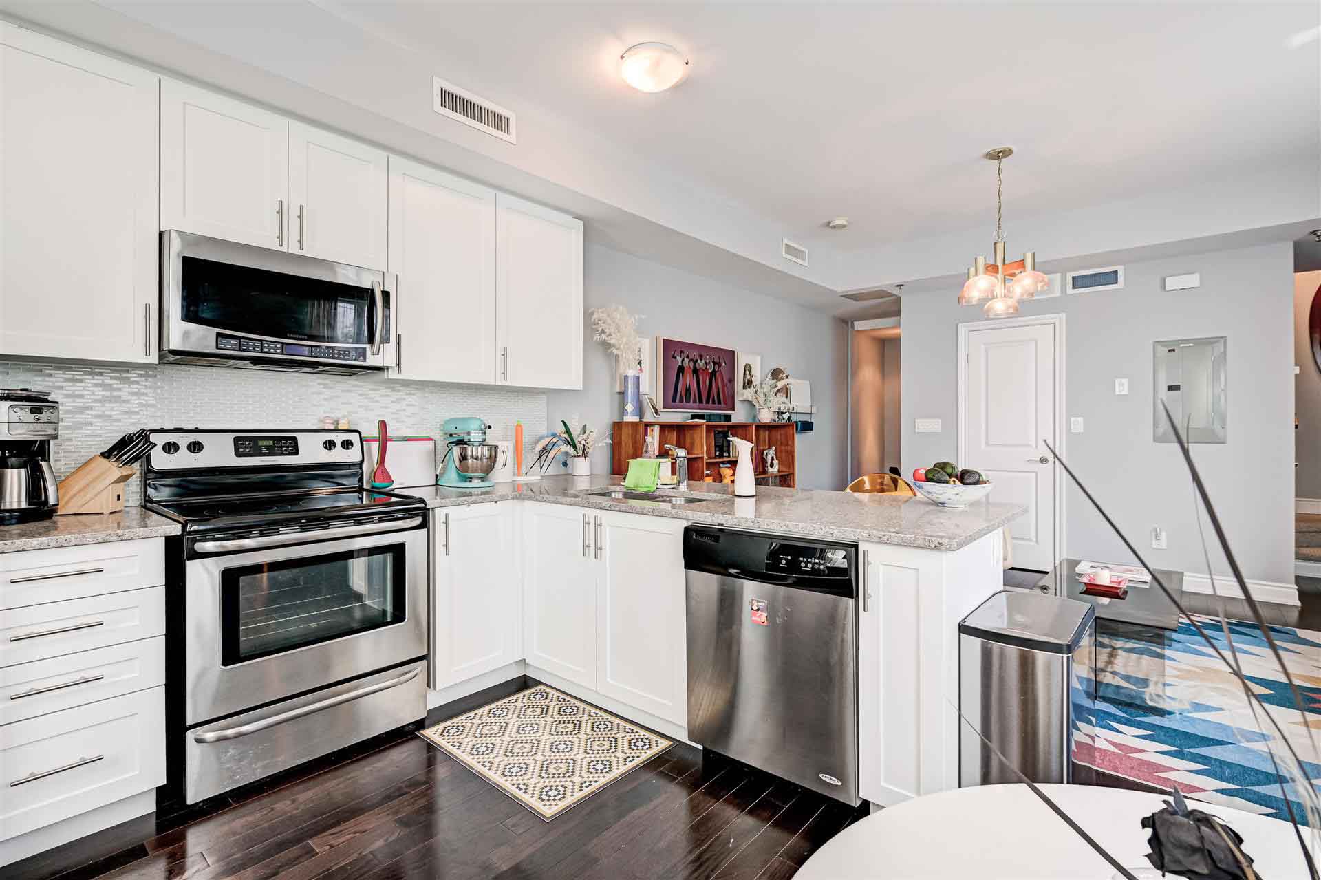 2 Maxwell Street #201