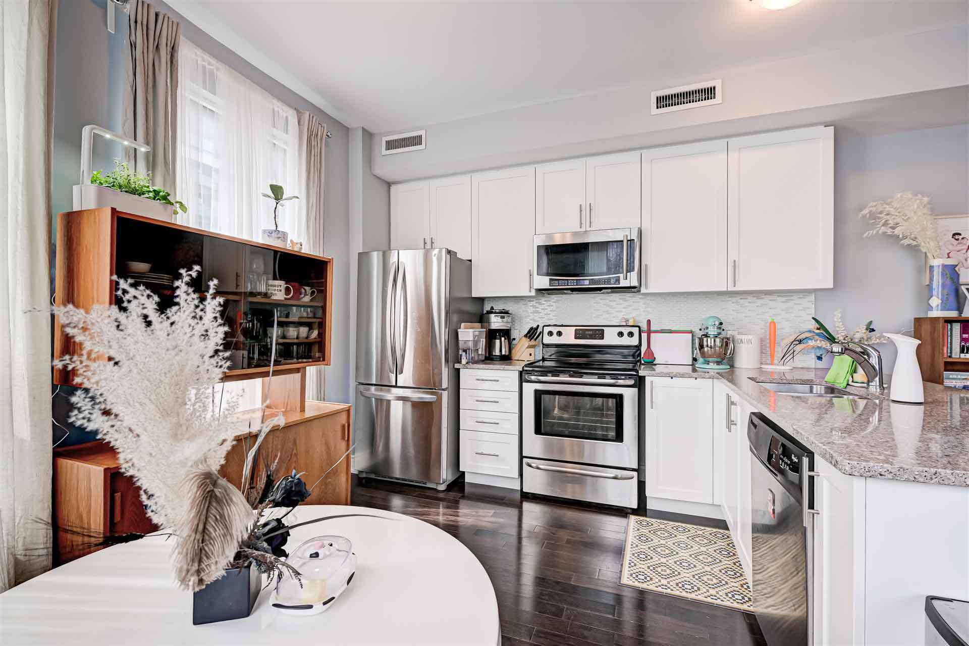 2 Maxwell Street #201