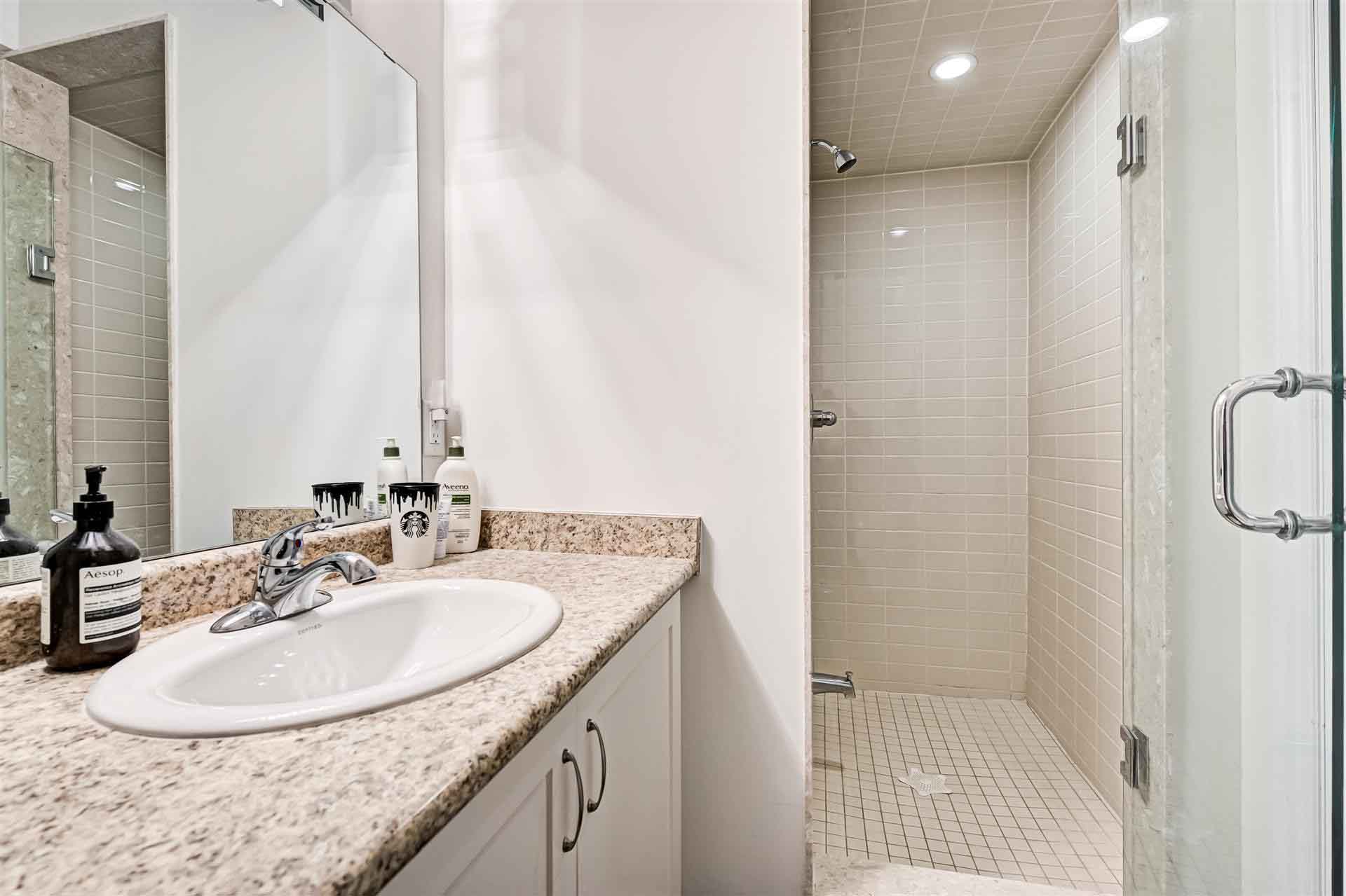 2 Maxwell Street #201